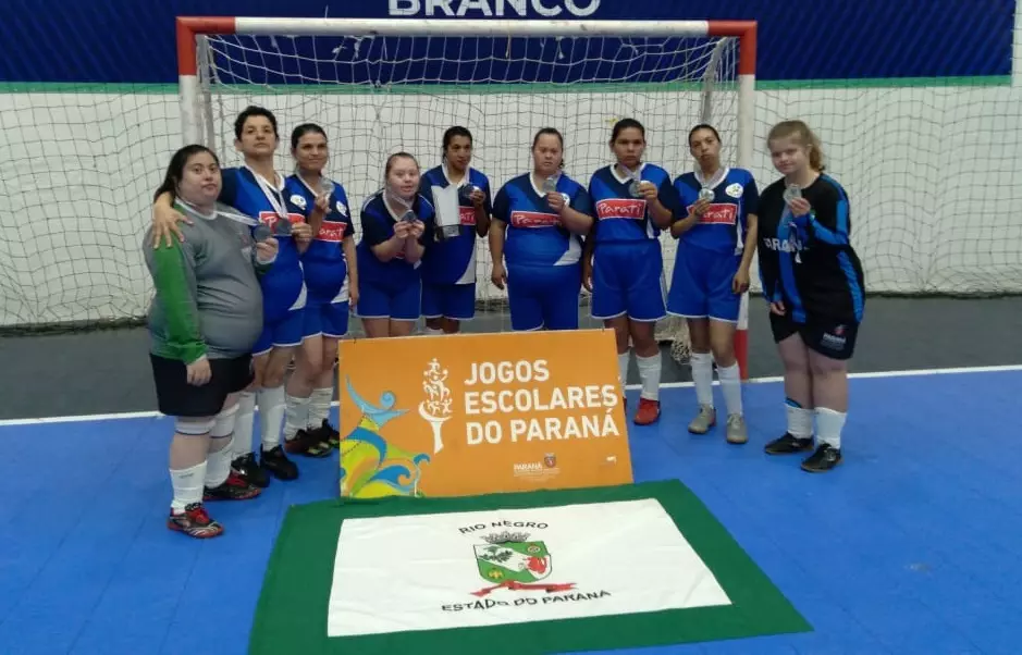 Alunas da Escola Tia Apolônia recebem medalha de prata  nos Jogos Escolares do Paraná